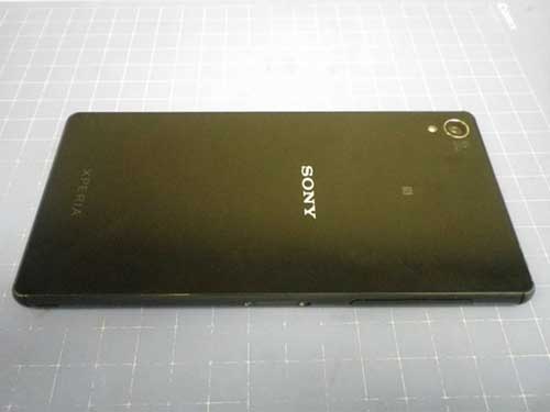 chua ra mat, xperia z3 da bi "mo bung" - 3