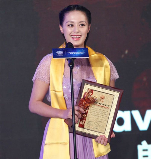 dong le a "thang dam" tai le trao giai hoa dinh - 8
