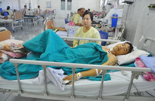 nan nhan xe lao xuong vuc am anh phut keu cuu - 2