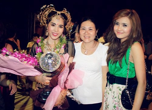 nhung my nhan viet "duoc long" gia dinh chong - 1
