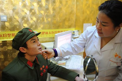 chuyen anh linh bi phau thuat nham thanh nu gioi - 1