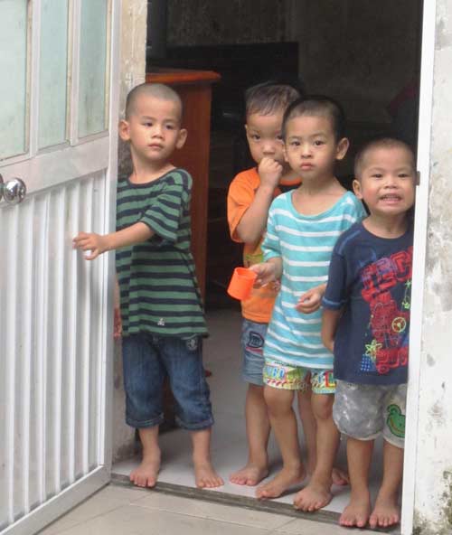 su dam lan "chua an long ve cac chau nho chuyen di" - 1