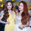Làng sao - Hotgirl Huyền Baby sexy đến chúc mừng Kelly