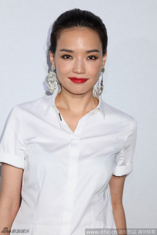 thu ky gian di tai new york fashion week - 3