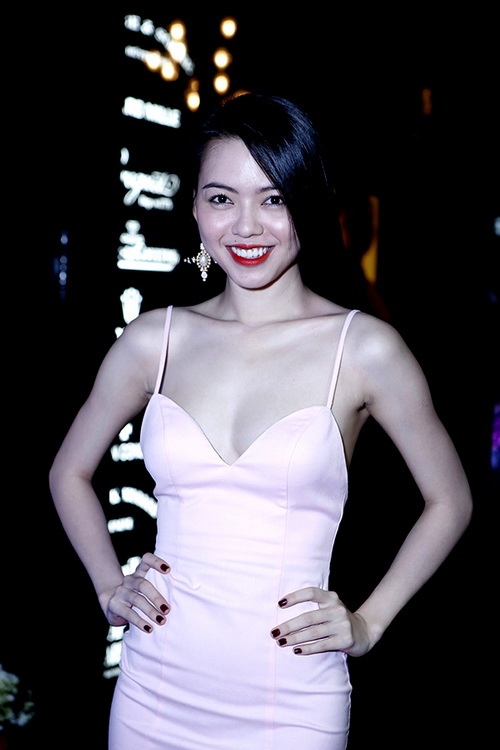 vu hoang diep tre nai vong 1 ben chi gai - 1