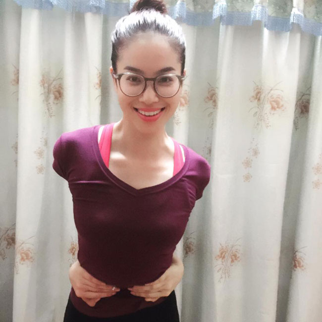 Phạm Hương tăng 5kg vẫn có vòng eo 60cm