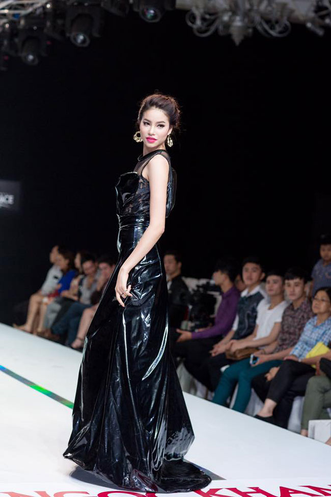 Phạm Hương tăng 5kg vẫn có vòng eo 60cm