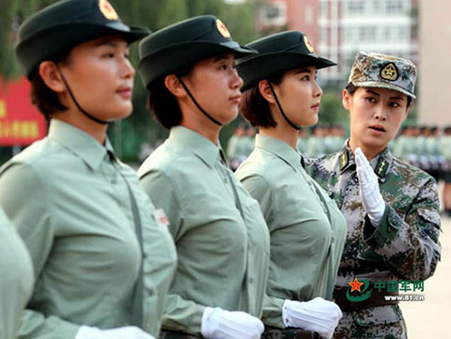 Vòng quanh thế giới ngắm các nữ chiến binh xinh đẹp