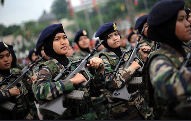 Vòng quanh thế giới ngắm các nữ chiến binh xinh đẹp