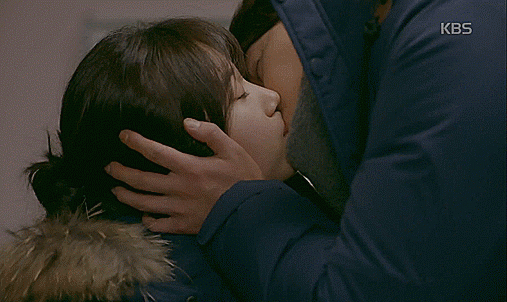 “yeu khong kiem soat” tap 10: suzy yeu cau ban trai hon minh tai benh vien - 3