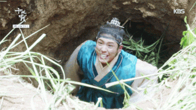 gia lam thai giam, kim yoo jung meu mao vi bi bat... lot quan - 3