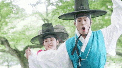 gia lam thai giam, kim yoo jung meu mao vi bi bat... lot quan - 1