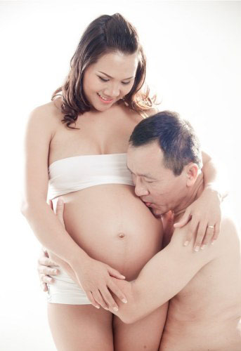 Xôn xao bộ ảnh bán nude của vợ chồng chủ võng xếp Duy Lợi - 3