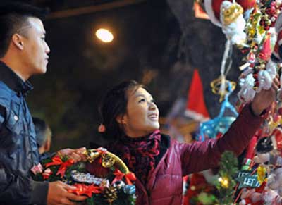Cho thuê người yêu - Dịch vụ 'điên rồ' nhưng hút khách mùa Noel - 2