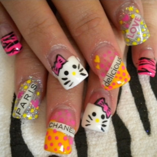 Dễ thương mẫu nail Hello Kitty 2011 - 2