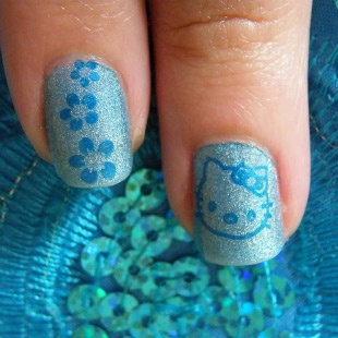 Dễ thương mẫu nail Hello Kitty 2011 - 10