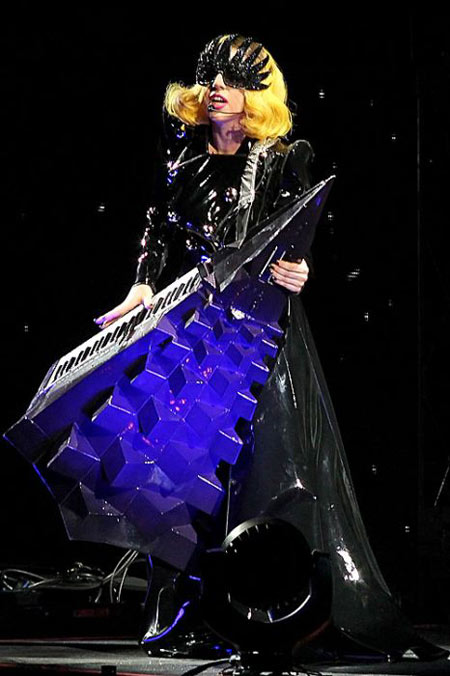 Lady Gaga và những hình ảnh 'sốc' nhất trong năm (P.1) - 27