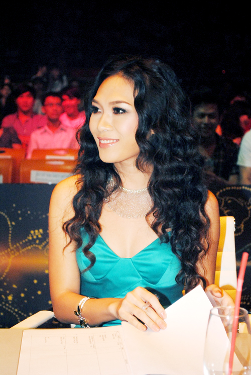 Top 10 mỹ nhân Việt mặc đẹp nhất năm 2010 - 18