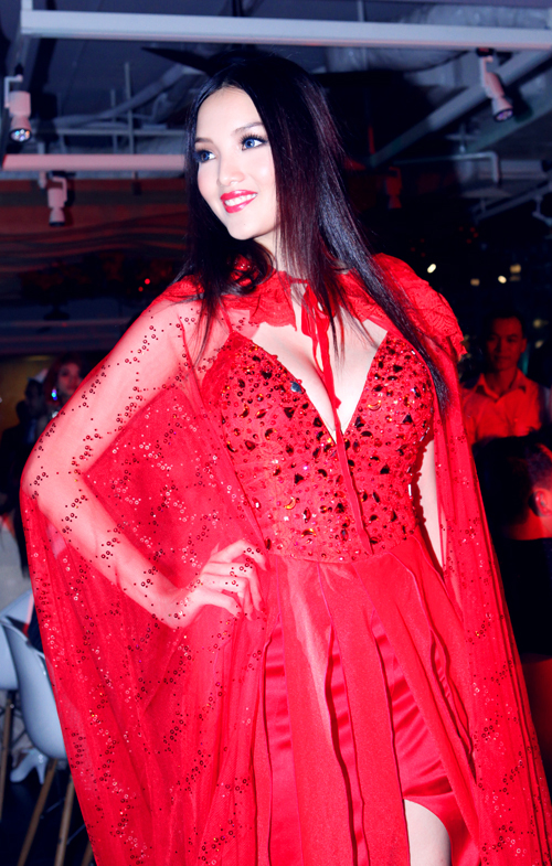 Top 10 mỹ nhân Việt mặc đẹp nhất năm 2010 - 28