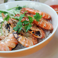 Bún tôm nướng lạ phố Lý Thường Kiệt