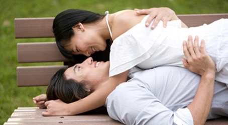 Để phụ nữ chủ động trong "chuyện ấy" - 1