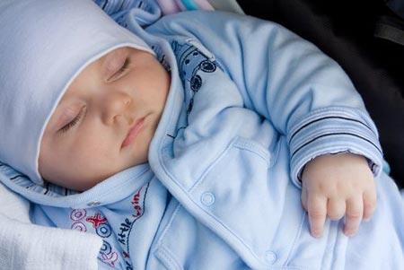 Cho bé mới sinh giấc ngủ ngon - 1