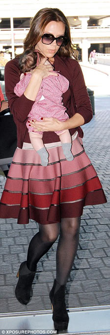Bé Harper Beckham "du hí" Luân Đôn - 5