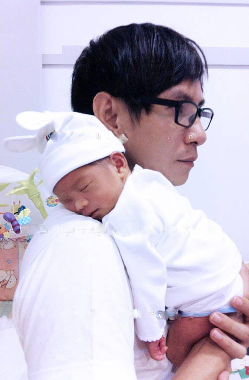 Ca sĩ Lý Hải tiết lộ ảnh 'cục cưng' mới sinh - 6