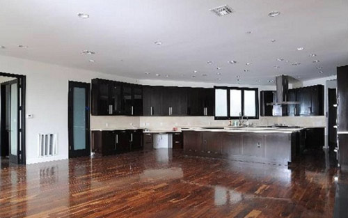 Rihanna tức giận bán "thiên đường dột" 54 tỷ - 10