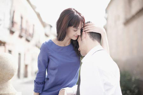 Chồng "giật dây" cô hàng xóm già - 2