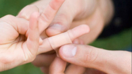 Mẹo nhỏ chăm sóc vết đứt tay nhanh lành - 1