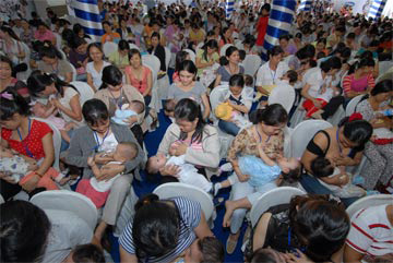 Bí quyết cho con bú đúng cách - 6