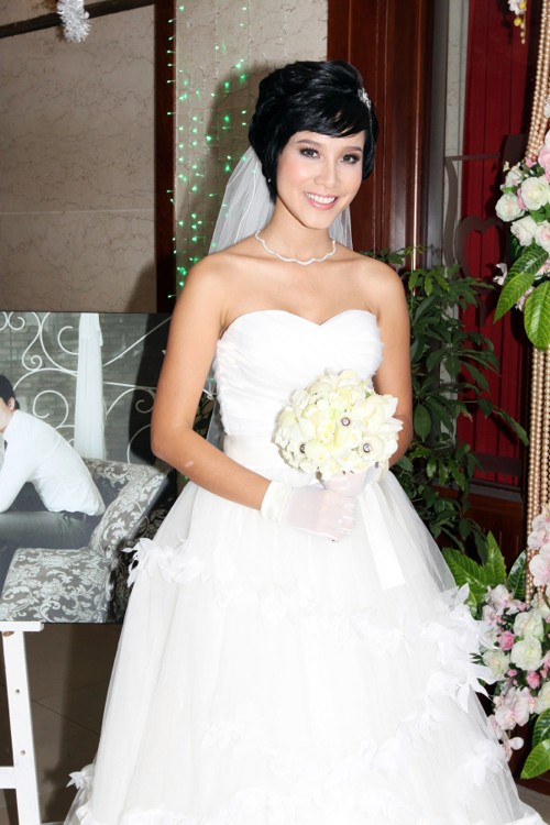 Bảo Trúc đẹp rạng ngời trong ngày hôn lễ - 1