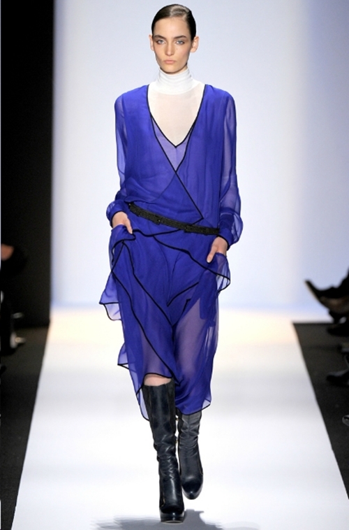 BST Thu Đông 2011 của BCBG: Sóng sánh váy dài - 23