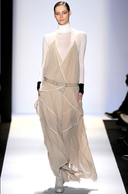 BST Thu Đông 2011 của BCBG: Sóng sánh váy dài - 30