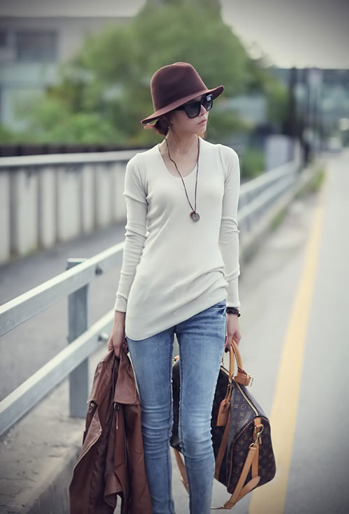 Diện áo len dáng dài bớt tẻ nhạt - 16