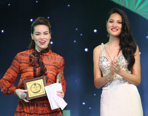 Hà Hồ "chơi trội" với váy 40 triệu - 2