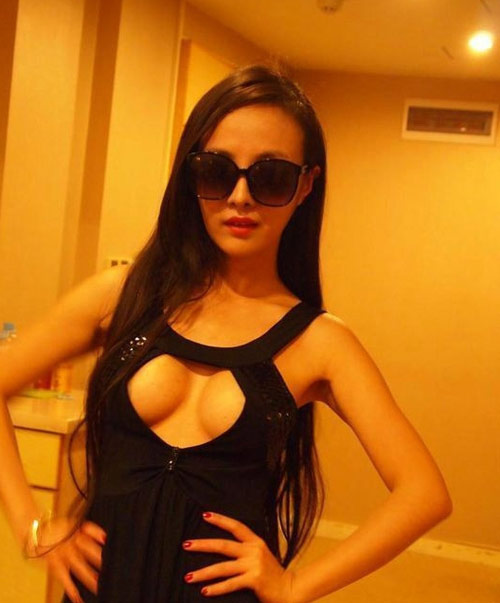 Mẹ con Gan Lulu cùng... cởi - 2