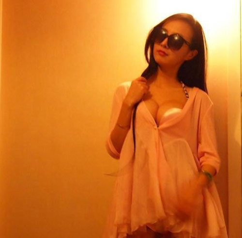 Mẹ con Gan Lulu cùng... cởi - 6