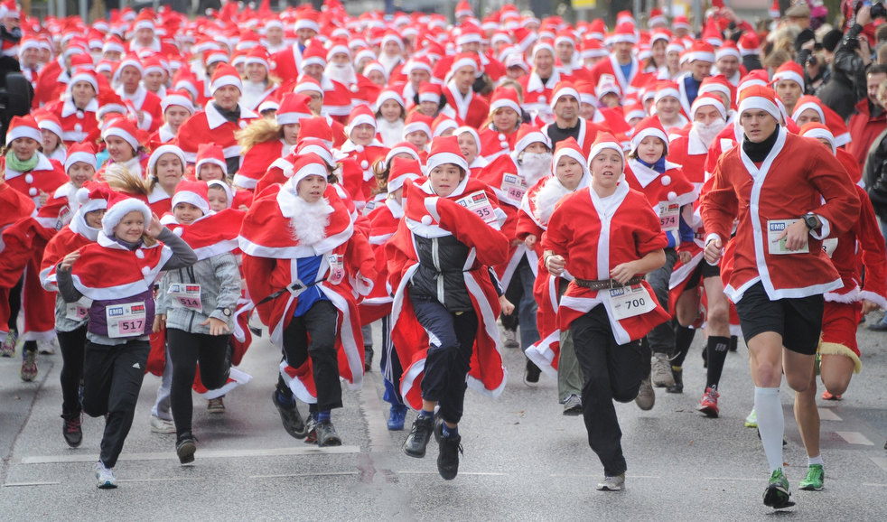 Ảnh: ông già Noel 2011 trên khắp thế giới - 14
