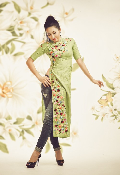 Ngắm áo dài cách tân của Thúy Ngân - 9