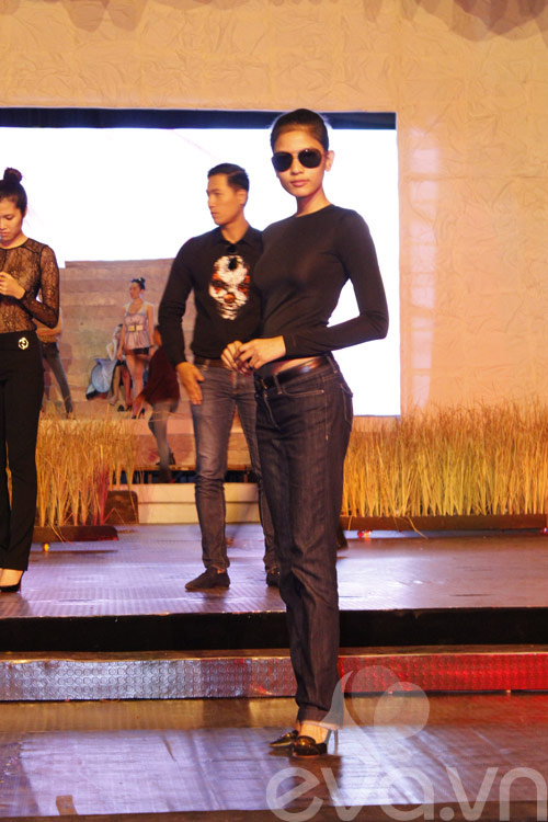 Thu Minh tập dượt vẫn nóng bỏng, sexy - 4