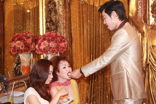 Top 5 Siêu mẫu Việt công khai bồ già tỷ phú - 15