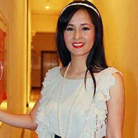 Hồng Nhung: Trân trọng từng giây bên con