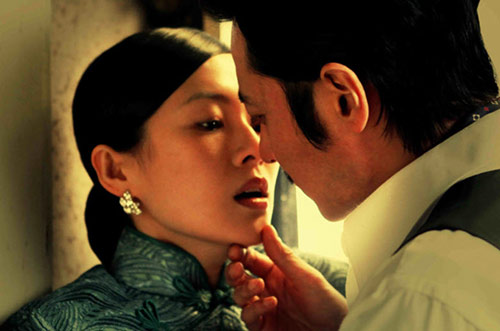 "Mối quan hệ nguy hiểm" tràn đầy cảnh nóng - 8