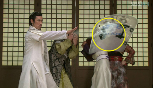 6 'hạt sạn' trong phim hot của Lee Min Ho - 5