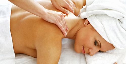 Theo chân quý bà đi "massage sung sướng" - 1