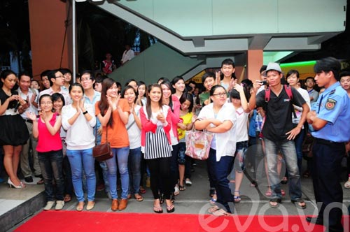 Bảo Anh xinh tươi đi họp fan - 19