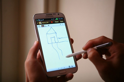 5 ưu và nhược điểm của iPhone 5 so với Galaxy Note II - 4