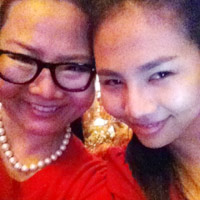 Mẹ con Gan Lulu tung ảnh "tự sướng"